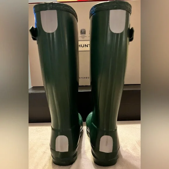 Youth HUNTER tall Boots Original Green color. Size 4M/5F Unisex Boots - Picture 2 of 6